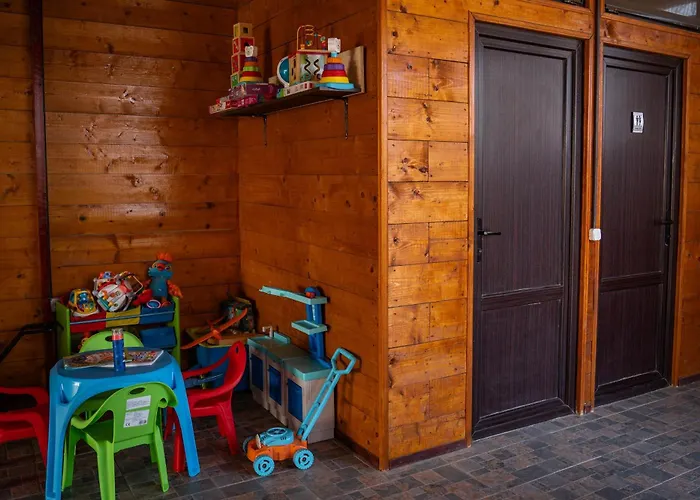 Casa Coco 게스트하우스 Două Mai