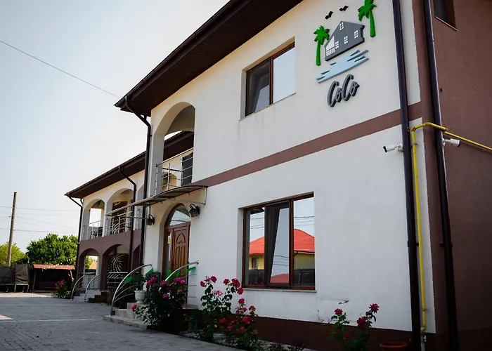 Casa Coco 게스트하우스 Două Mai